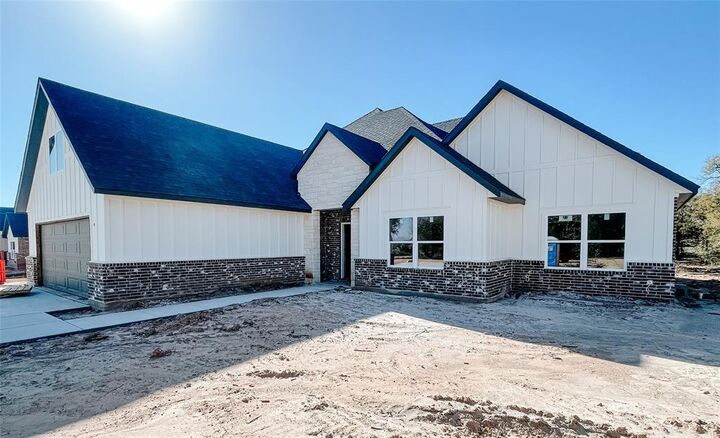 Property Photo:  327 Rita Ridge Court  TX 76066