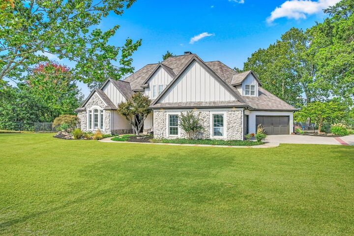 Property Photo:  10392 Cedar Pointe Drive  AR 72745