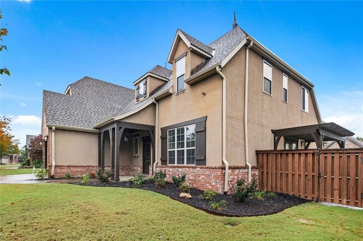 Property Photo:  1611 NE Greenbrier Road  AR 72712 