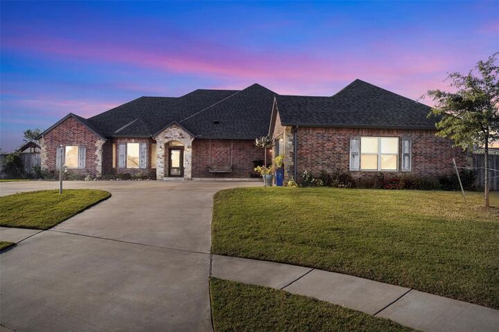 516 Kings Court  Tuttle OK 73089 photo