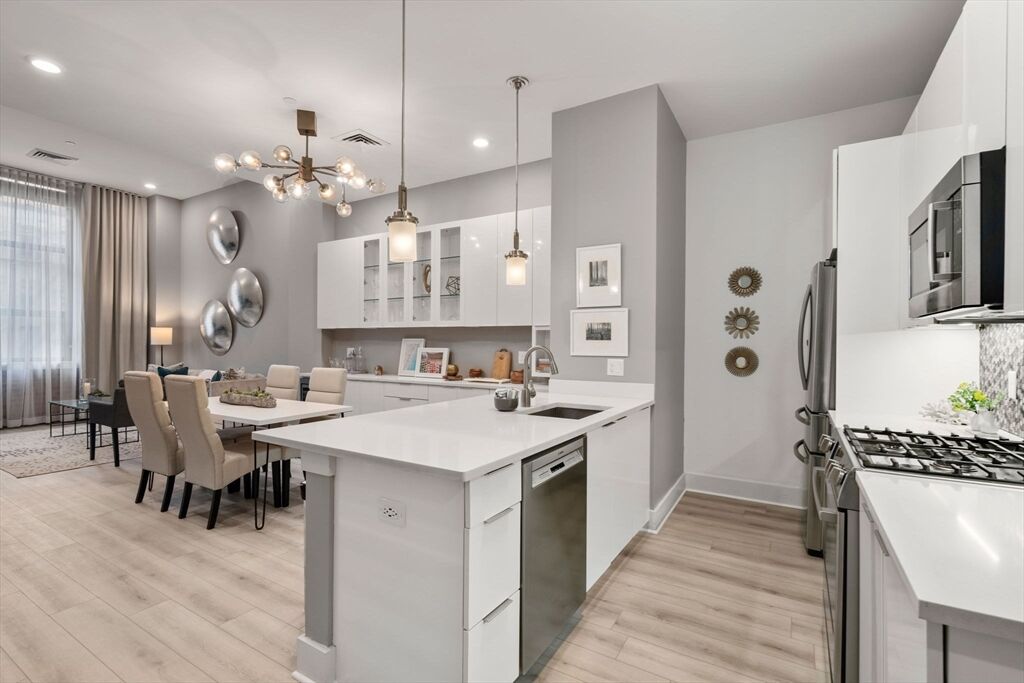 Property Photo:  121-127 Portland Street 202  MA 02114 