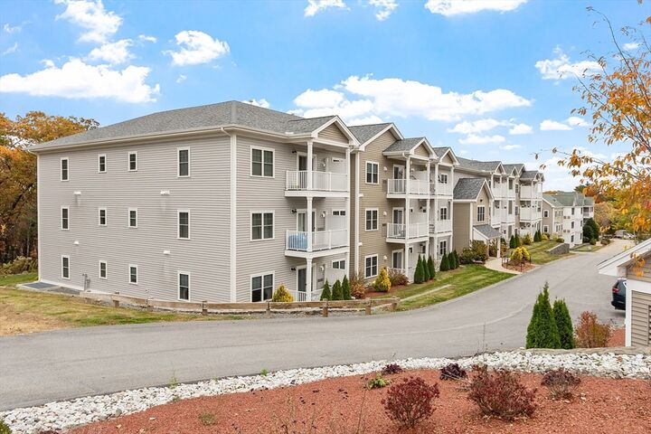 Property Photo:  3202 Briarwood Vlg 3202  MA 01510