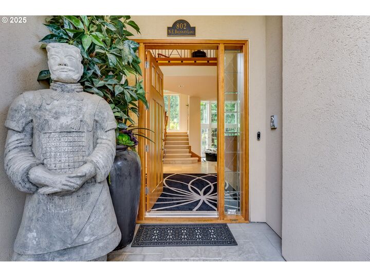 Property Photo: 802 NE Brennan Ln OR 97124