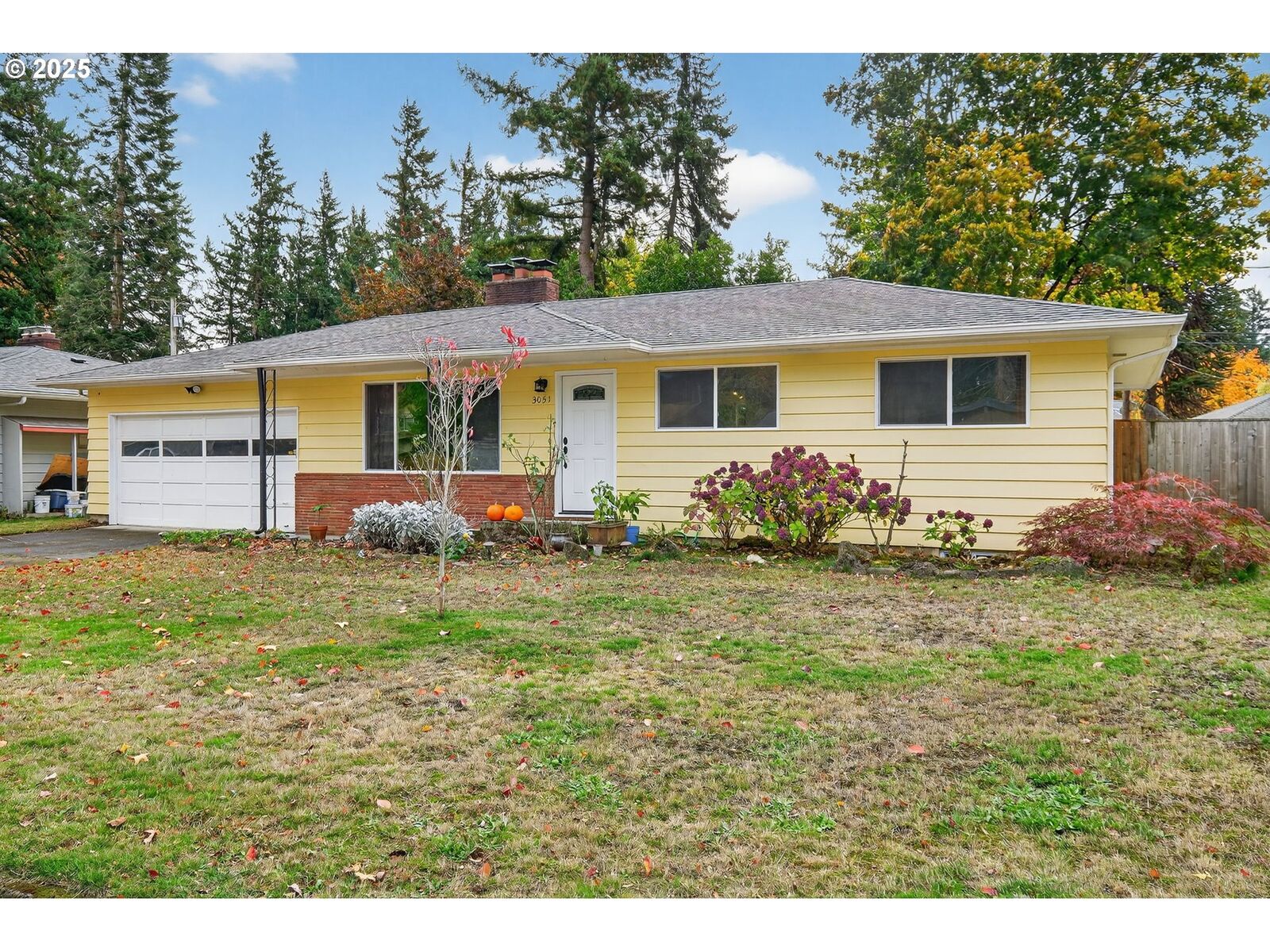 Property Photo:  3051 SE 171st Dr  OR 97236 