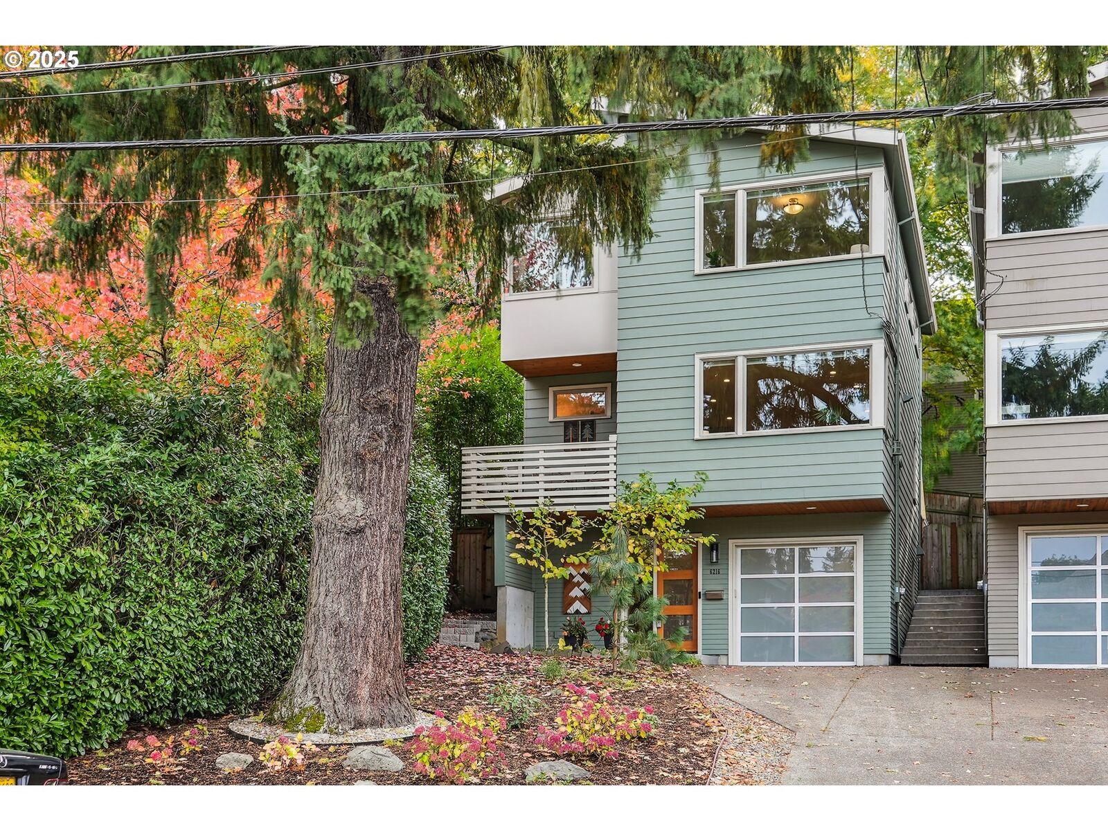 Property Photo: 6216 SE Belmont St OR 97215