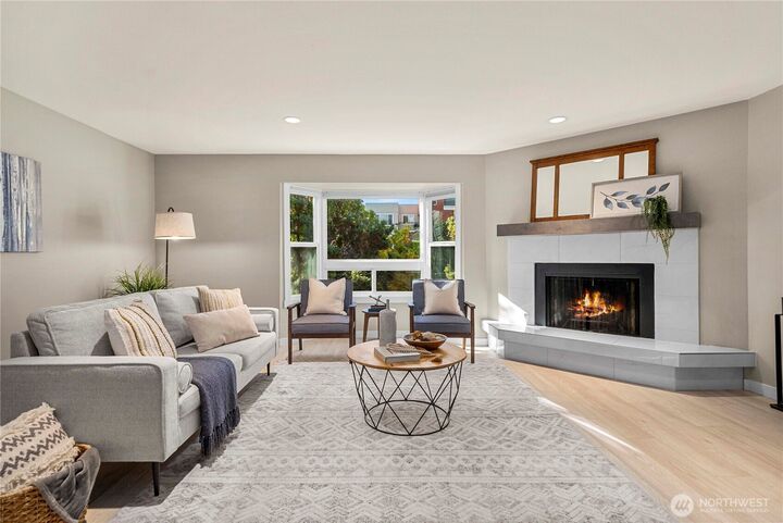 Property Photo:  210  Boylston Avenue E 204  WA 98102