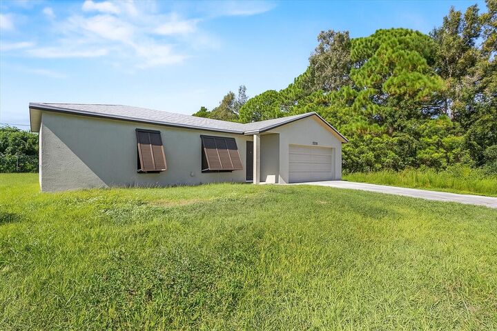 Property Photo: 2174 SW Larchmont Lane FL 34984