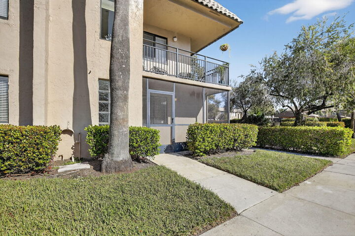 Property Photo: 380 Racquet Club Road 106 FL 33326