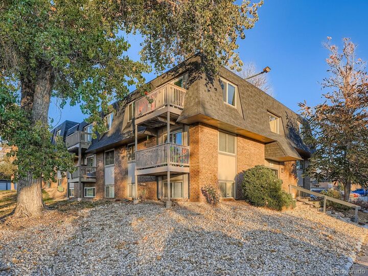 Property Photo: 140 E Highline Circle 105 CO 80122