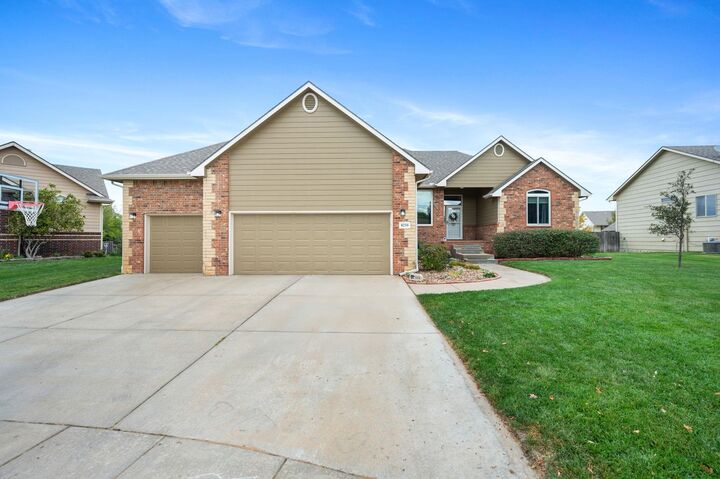 8210 W Havenhurst Cir  Wichita KS 67205 photo