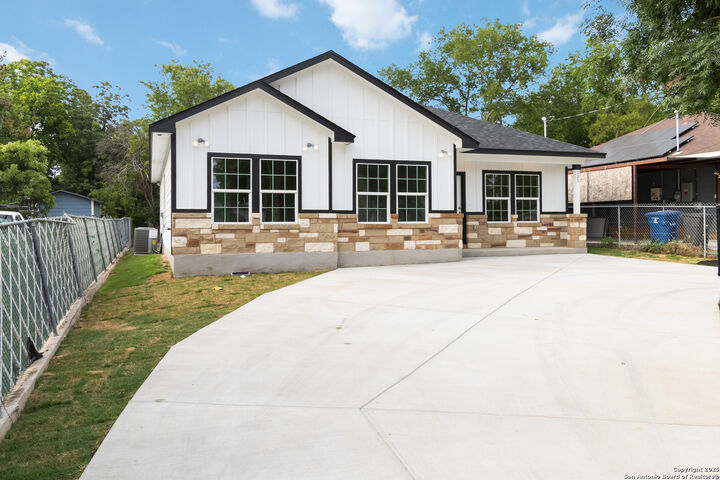 Property Photo:  127 Hopi  TX 78211