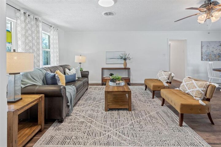 Property Photo:  724 N Huval Street N  LA 70611 