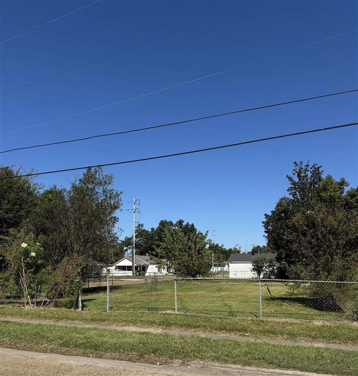 1001 Fall Street  Lake Charles LA 70601 photo