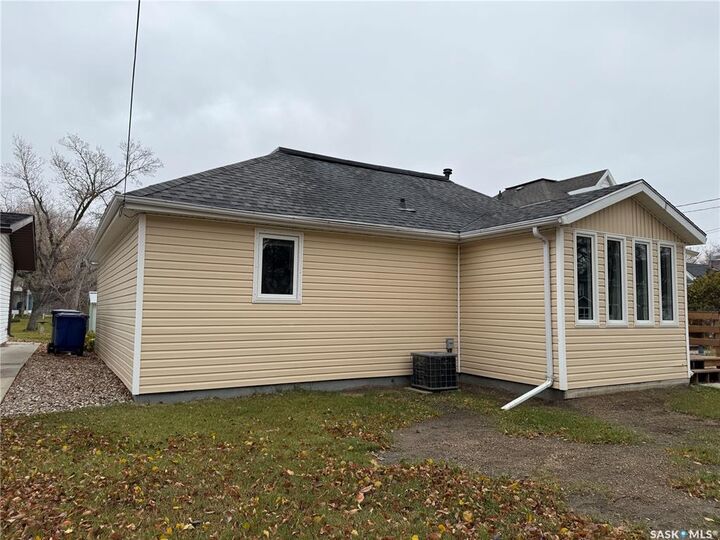 Photo de la propriété:  426 6th Street NE  SK S4H 1B6