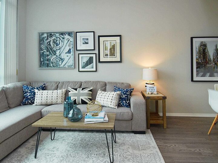 Photo de la propriété:  18 Yonge Street E 607  ON M5E 1Z8 