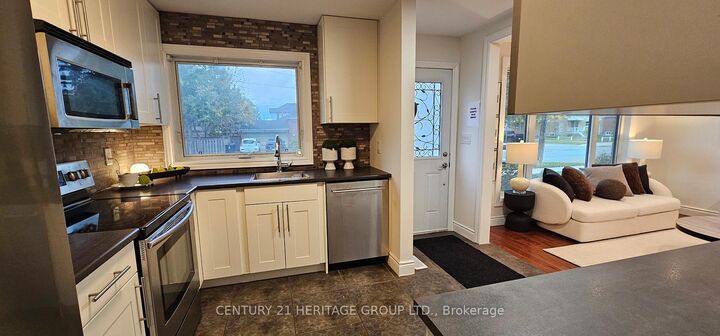 Property Photo:  67 Savona Drive  ON M8W 4V2 