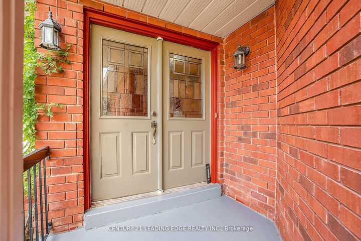 Photo de la propriété: 21 Brushwood Crescent ON L4N 7G6