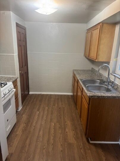 Property Photo:  350 Wylie Ave 1  PA 15025 