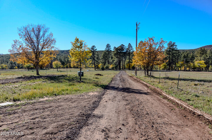 Property Photo: 685 Kuhn Road AZ 85934