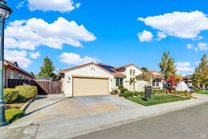 Property Photo:  154 Shubin Way  CA 95687 