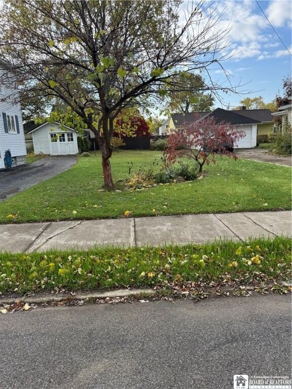 Property Photo:  9 Willowbrook Avenue  NY 14048 