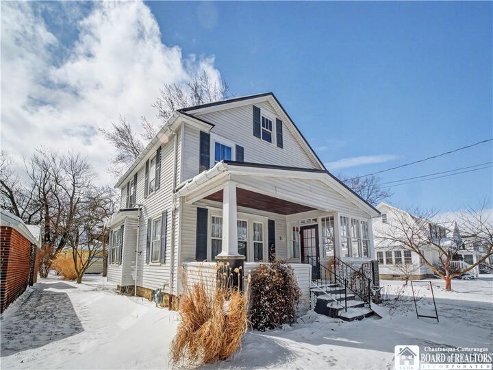 Property Photo:  9 Willowbrook Avenue  NY 14048 