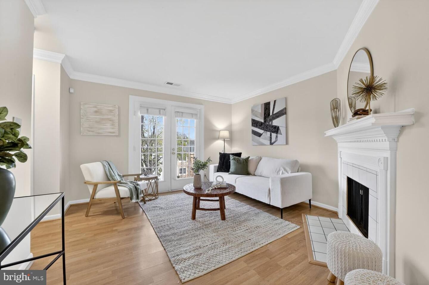 Property Photo:  4617 28th Road S B  VA 22206 