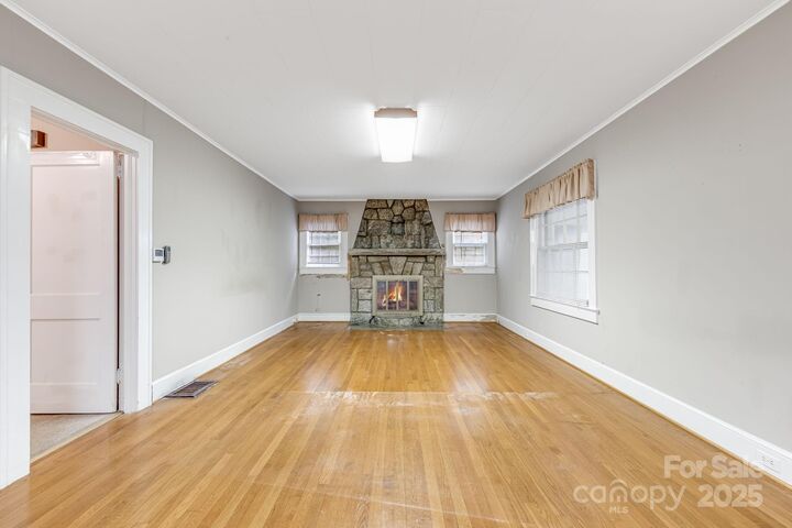 Property Photo: 1819 Windsor Drive NC 28791