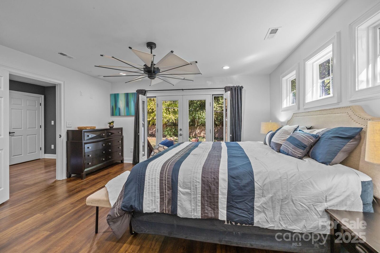 Property Photo:  1501 Herrin Avenue  NC 28205 