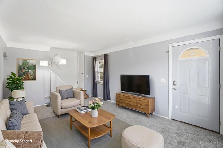 Property Photo: 1015 Woodbriar Lane OH 45238