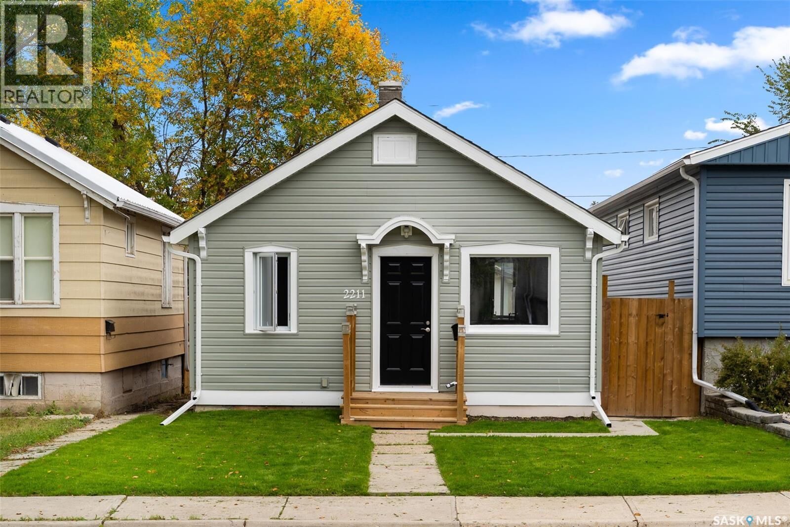 Property Photo:  2211 McDonald Street  SK S4N 2Y9 
