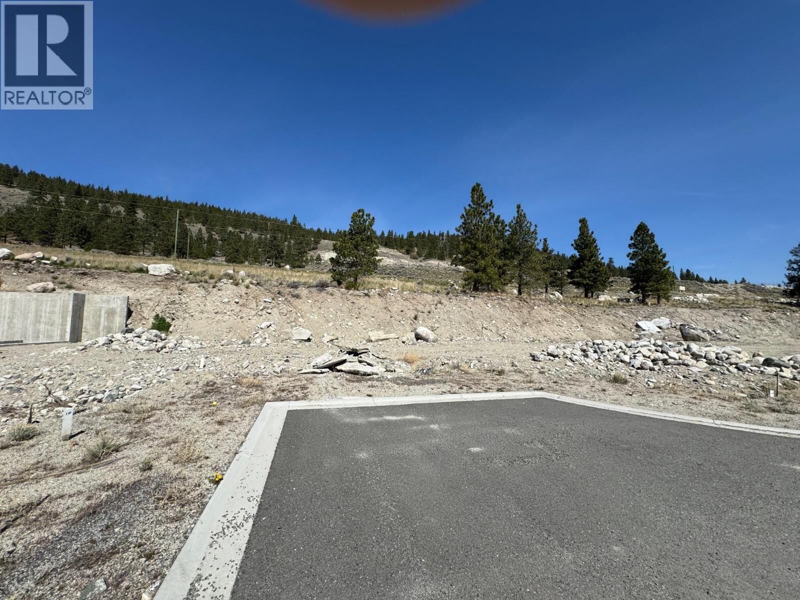 Photo de la propriété:  6528 Waterside Trail Sl.33  BC V1K 1A0 