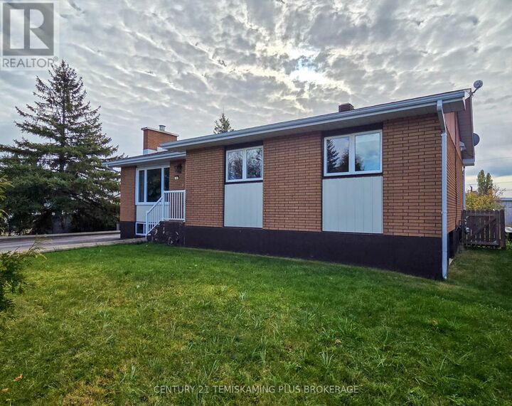 Photo de la propriété:  29 Eleventh Street  ON P0J 1E0