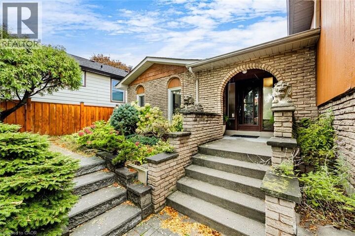 Photo de la propriété:  3465 Rubens Court  ON L7N 3K3 