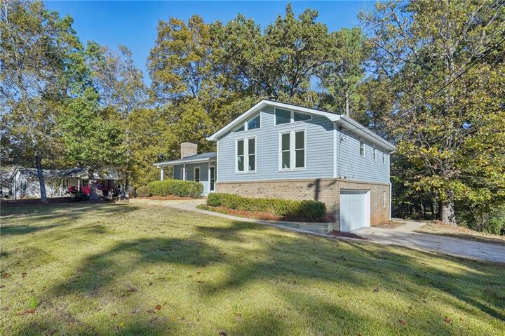 Property Photo: 6508 Paul Way GA 30187