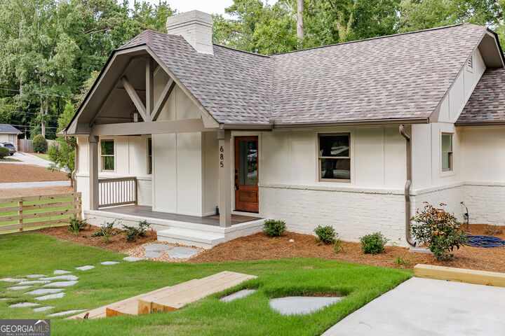 Property Photo:  685 Pinecrest Drive  GA 30605 