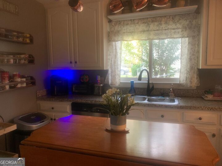 Property Photo: 107 E Clinton Drive GA 30165