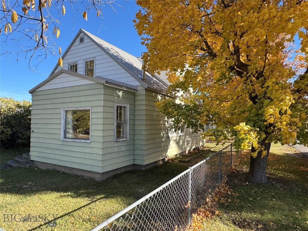 Property Photo: 401 E 7th Ave MT 59011