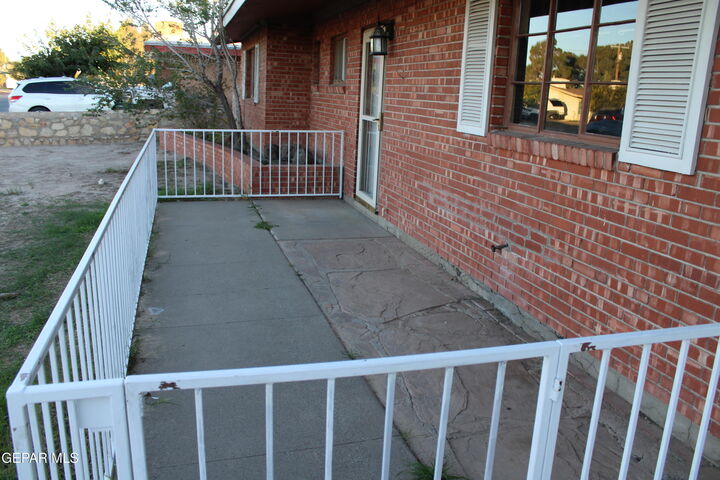 Property Photo: 8350 Lynn Haven Avenue TX 79907