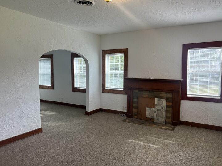 Property Photo: 516 15th St N MS 39701