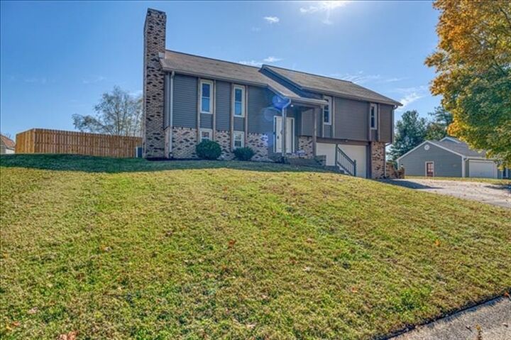 Property Photo: 424 Paddock Court KY 42420