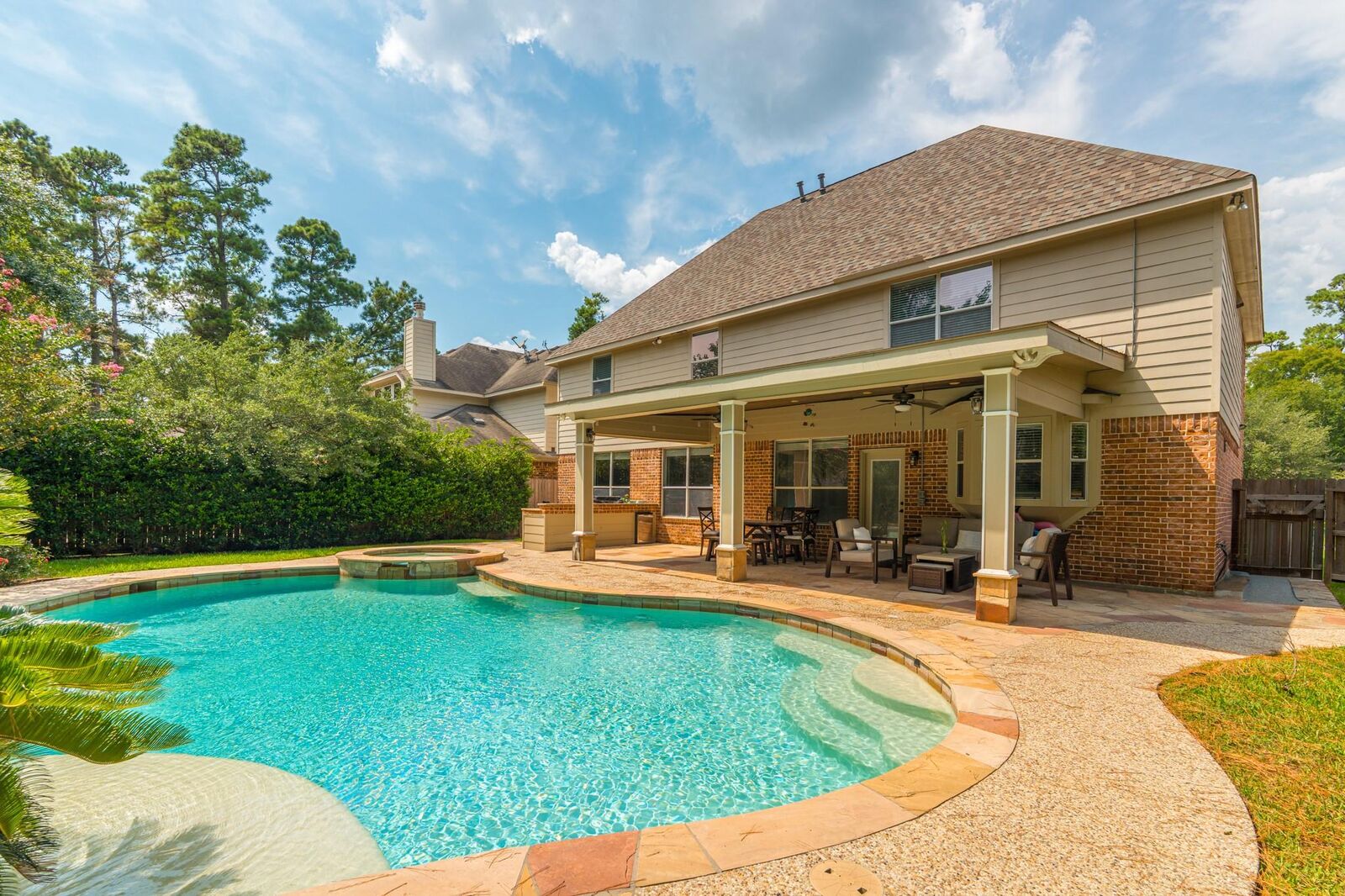 Property Photo: 7 Stickley Court TX 77382