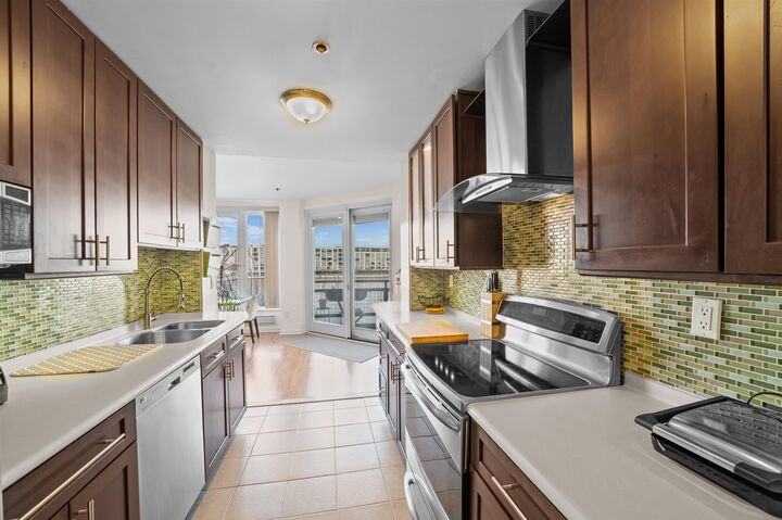 Property Photo:  600 Harbor Blvd 815  NJ 07086 