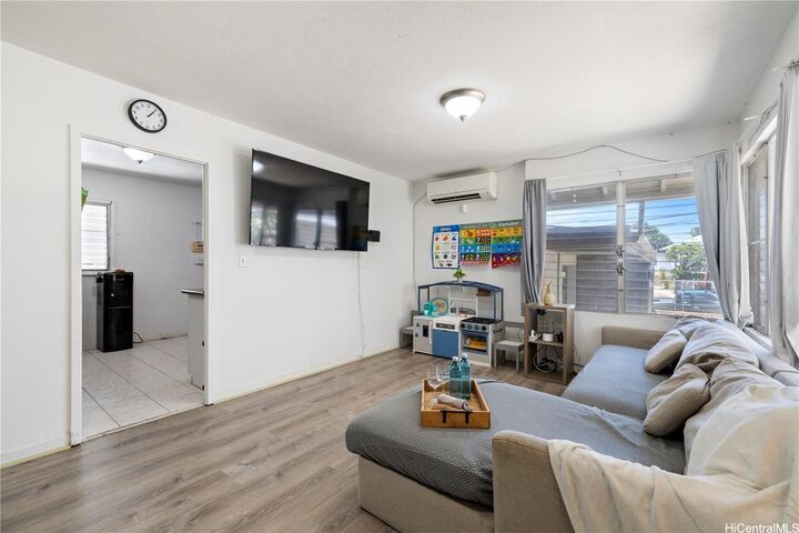 Property Photo: 1457 Kokea Street HI 96817