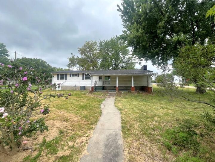 Property Photo:  420 S 8th Street  MO 64625 