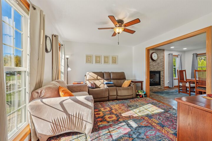 Property Photo: 1340 NE 134th Avenue IA 50007