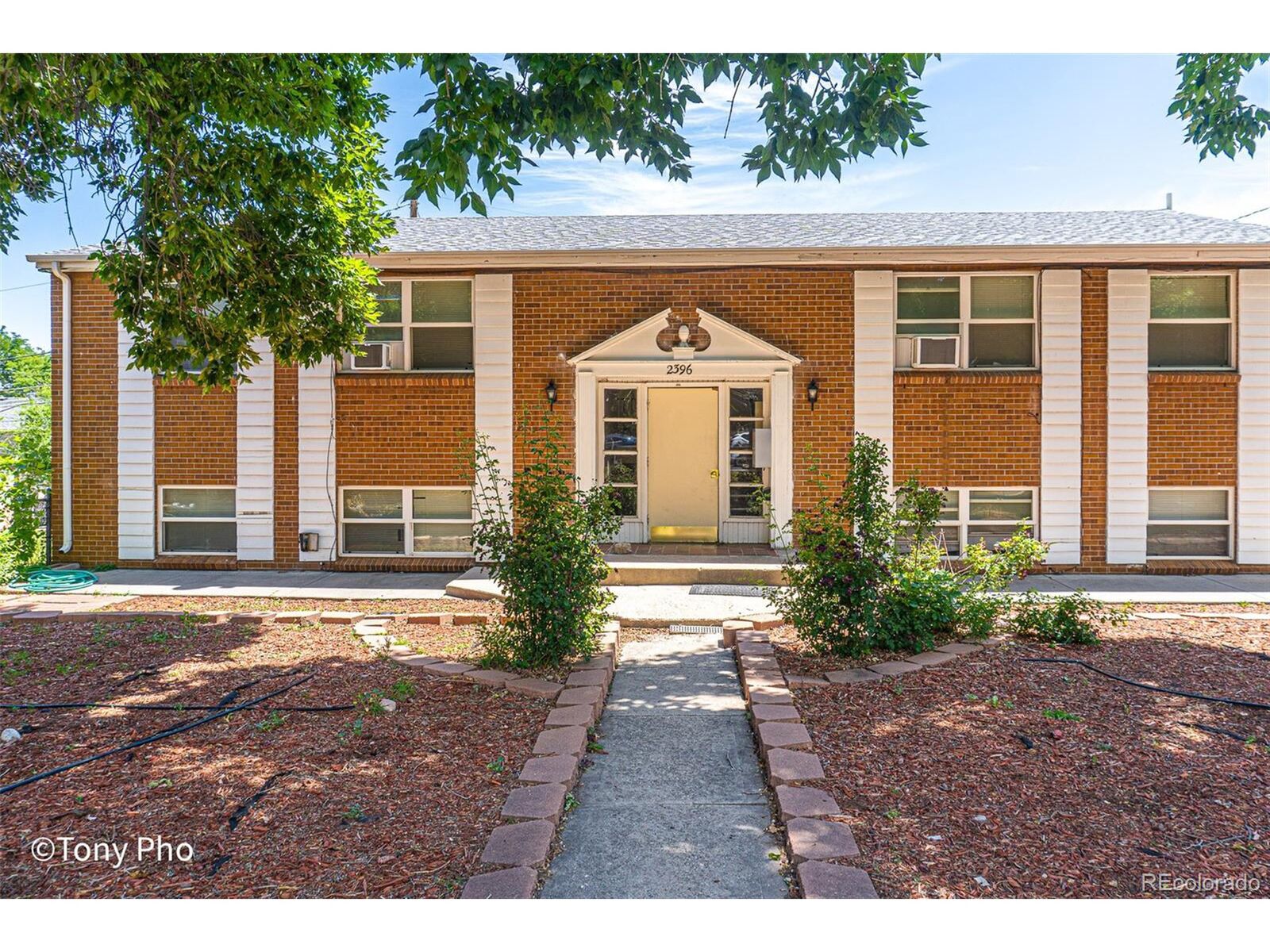 Property Photo:  2396 S Linden Ct  CO 80222 