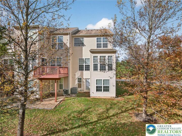 Property Photo:  8450 Putnam Court  PA 18031