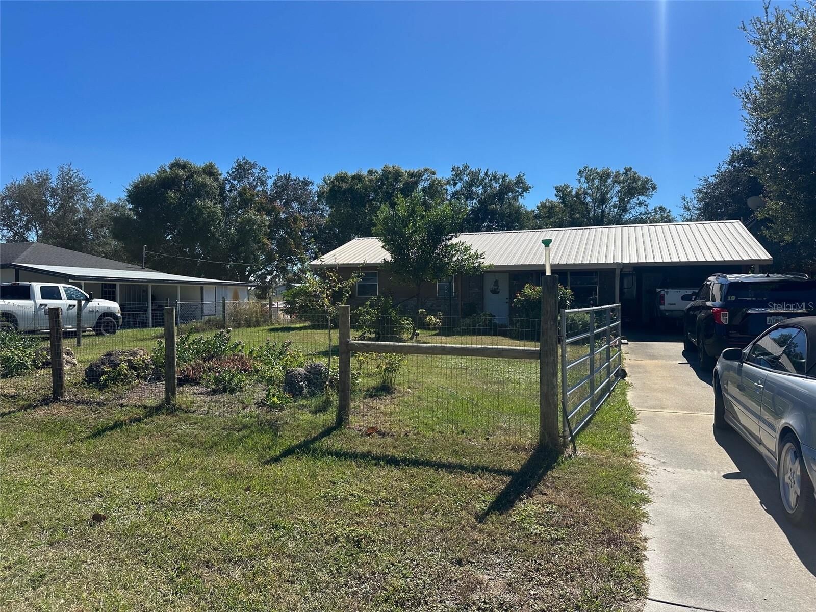 Property Photo:  1225 SW Mildred Street  FL 34266 