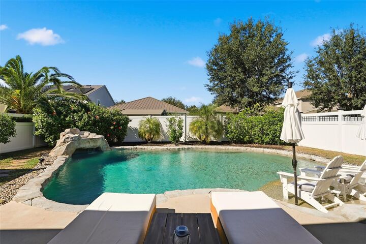 Property Photo: 10070 Greenshire Way FL 32827